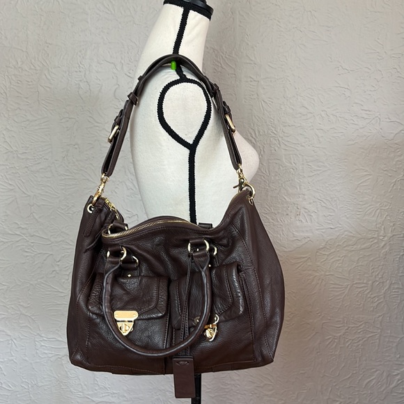 Pour La Victoire Leather Shoulder Bag - Picture 2 of 16